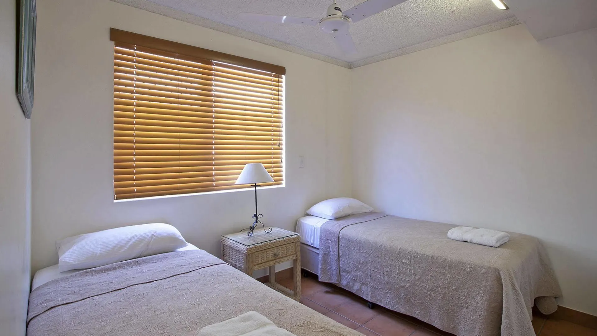 Cayman Quays Motel Noosaville