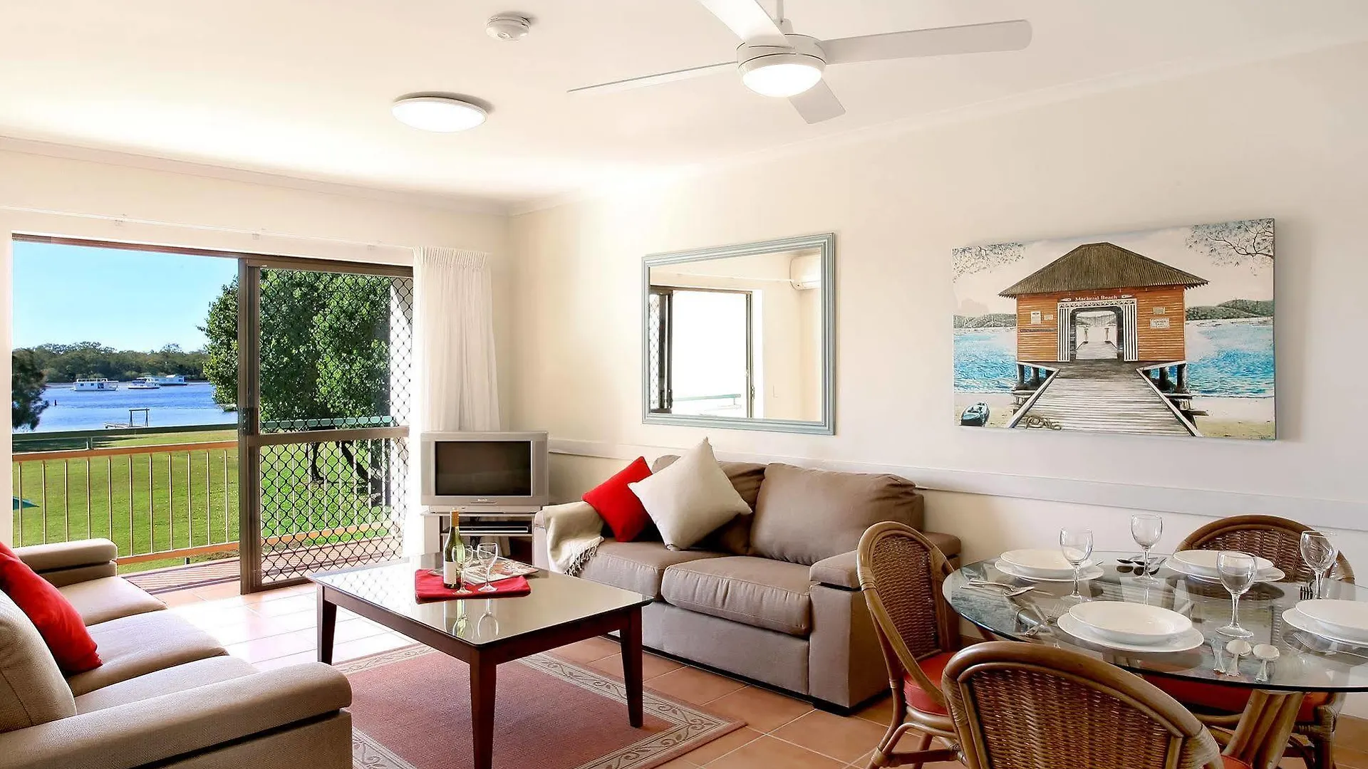 Cayman Quays Motel Noosaville