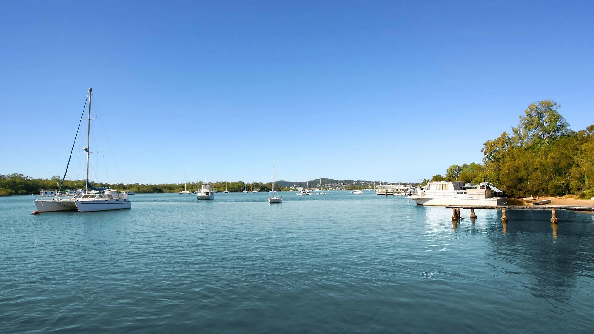 Cayman Quays Motel Noosaville